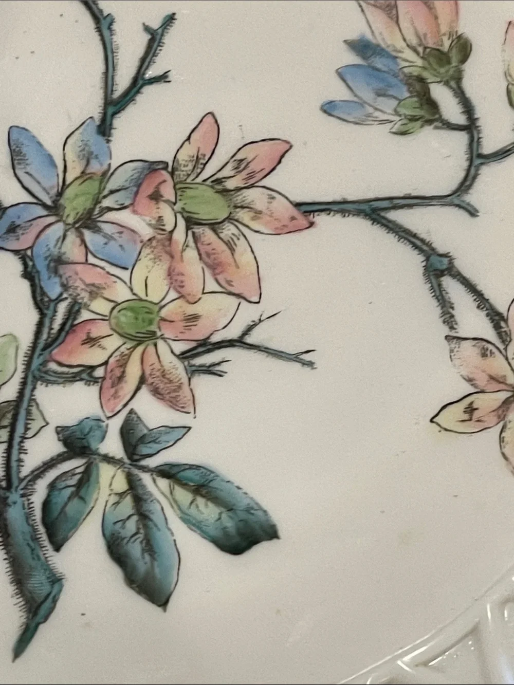 Vintage White Open lattice Floral Plate